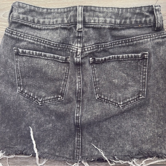 PacSun Acid Wash Distressed Mini Skirt Size 27 100% Cotton - Picture 4 of 7